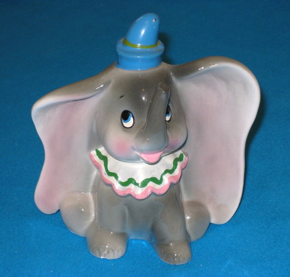 disney dumbo statue