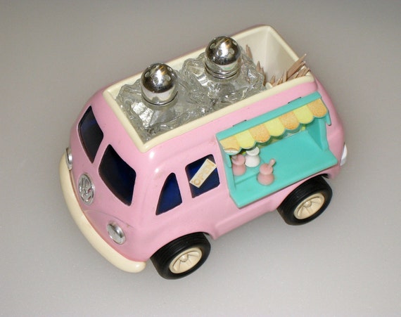 pink vw bus hot wheels
