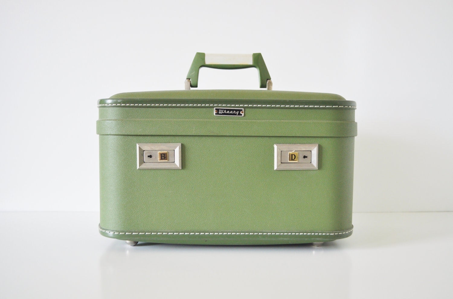 Vintage Wheary Train Case