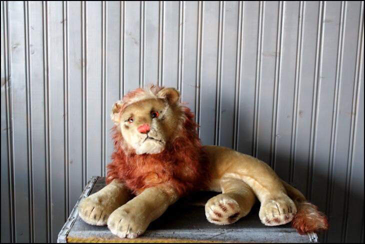 steiff stuffed lion