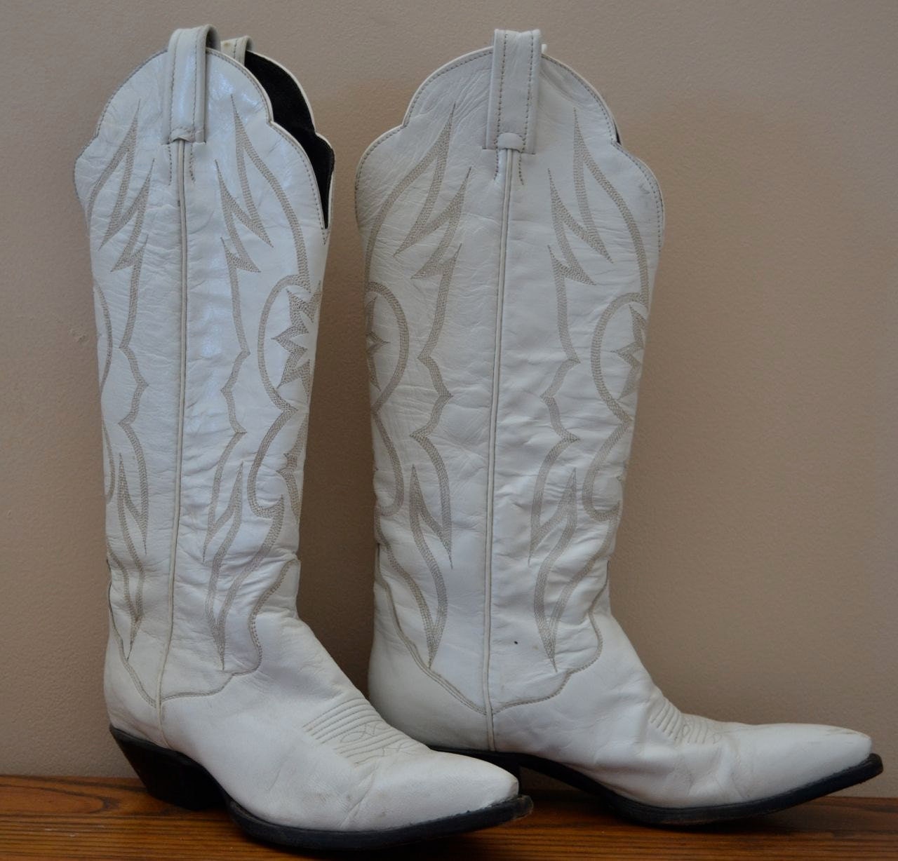 White Leather Tony Lama Cowboy Boots . size 7 by GingerLilyVintage