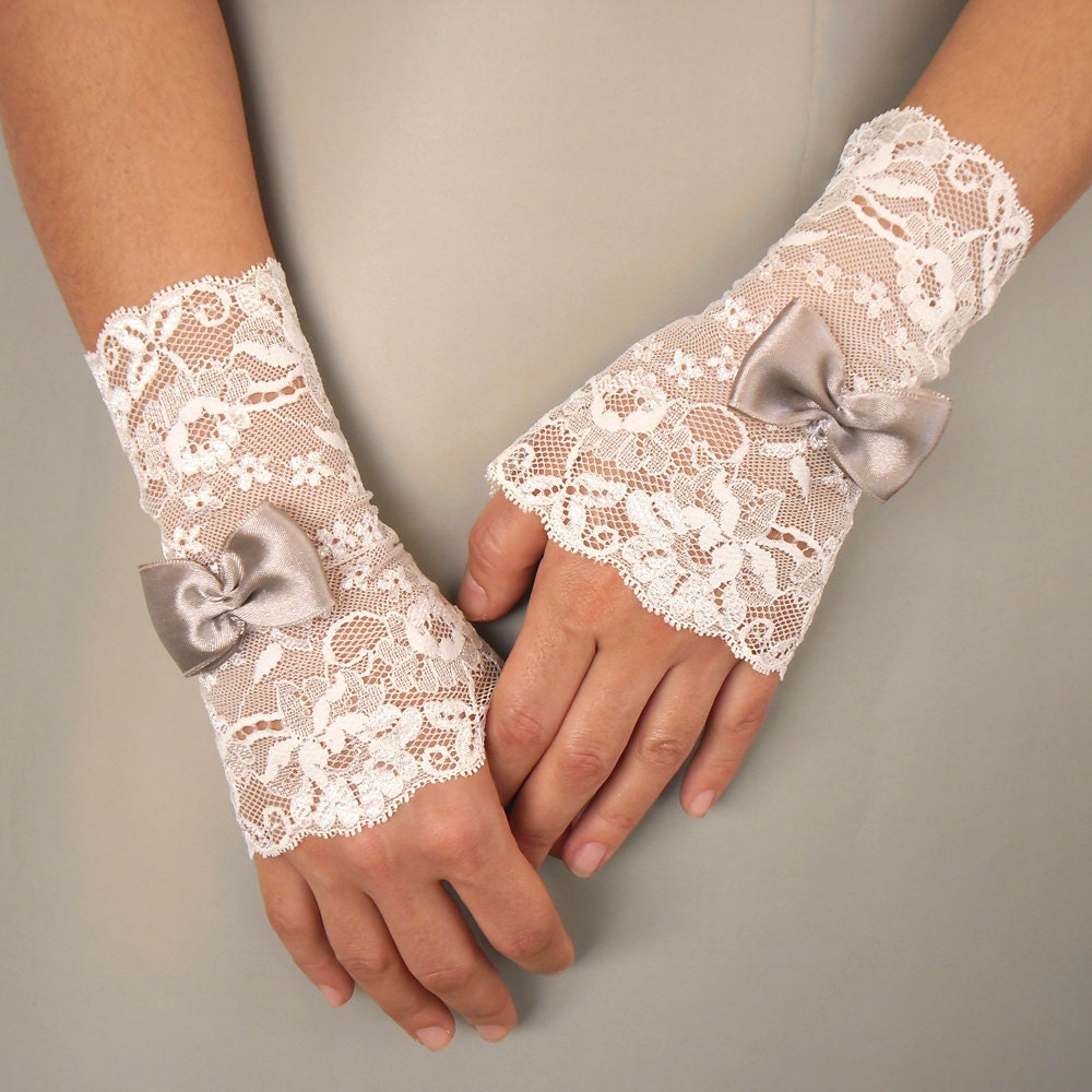 Lace Bridal Fingerless Gloves Dress Cuffs In By Mammamiabridal 9606