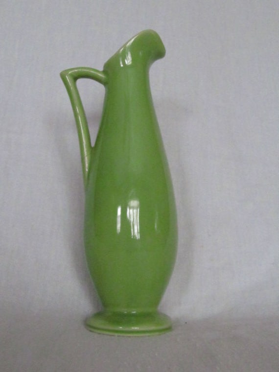 Green Vase USA 1168 Art Pottery