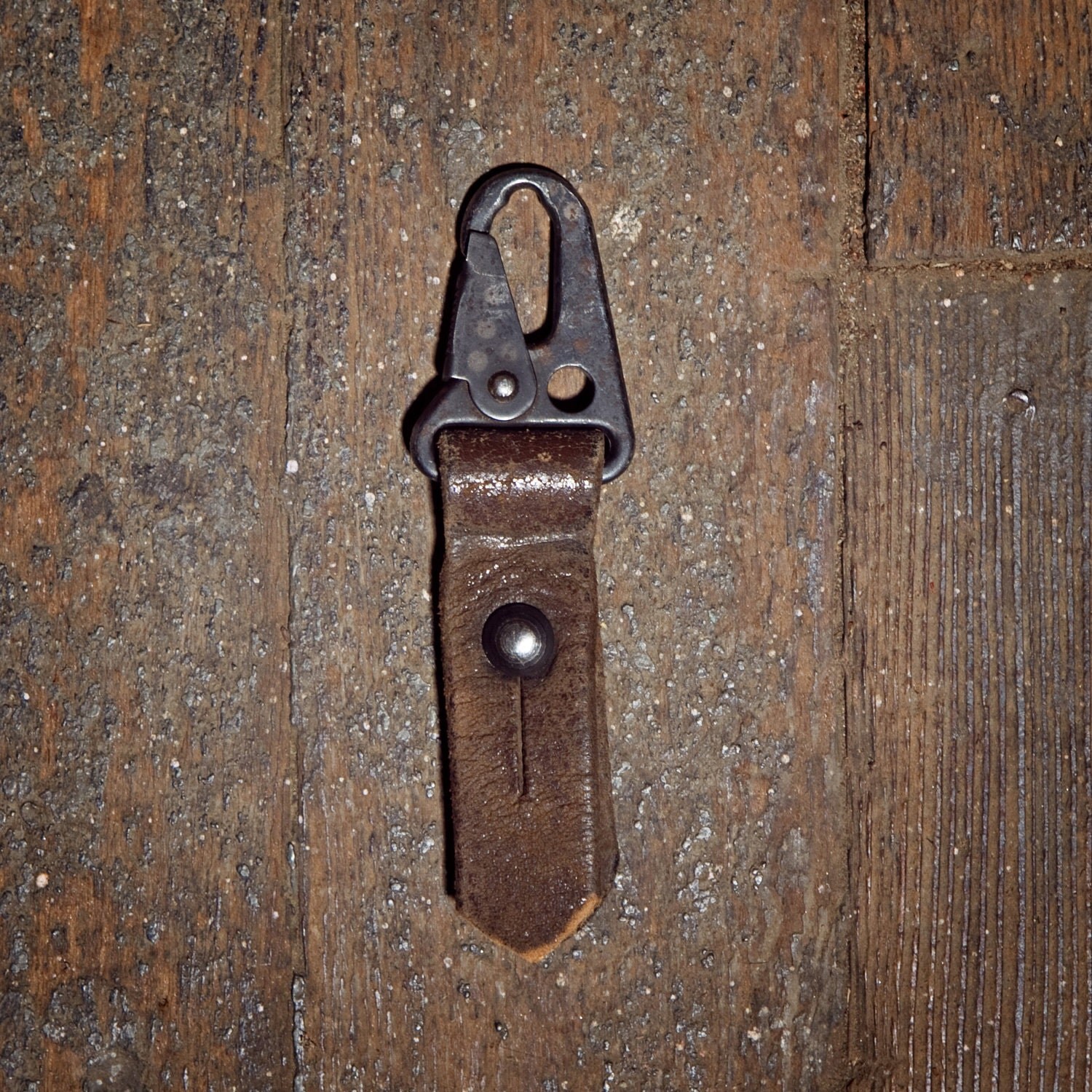 Leather keychain with belt loop carabiner style hook by UNIONS