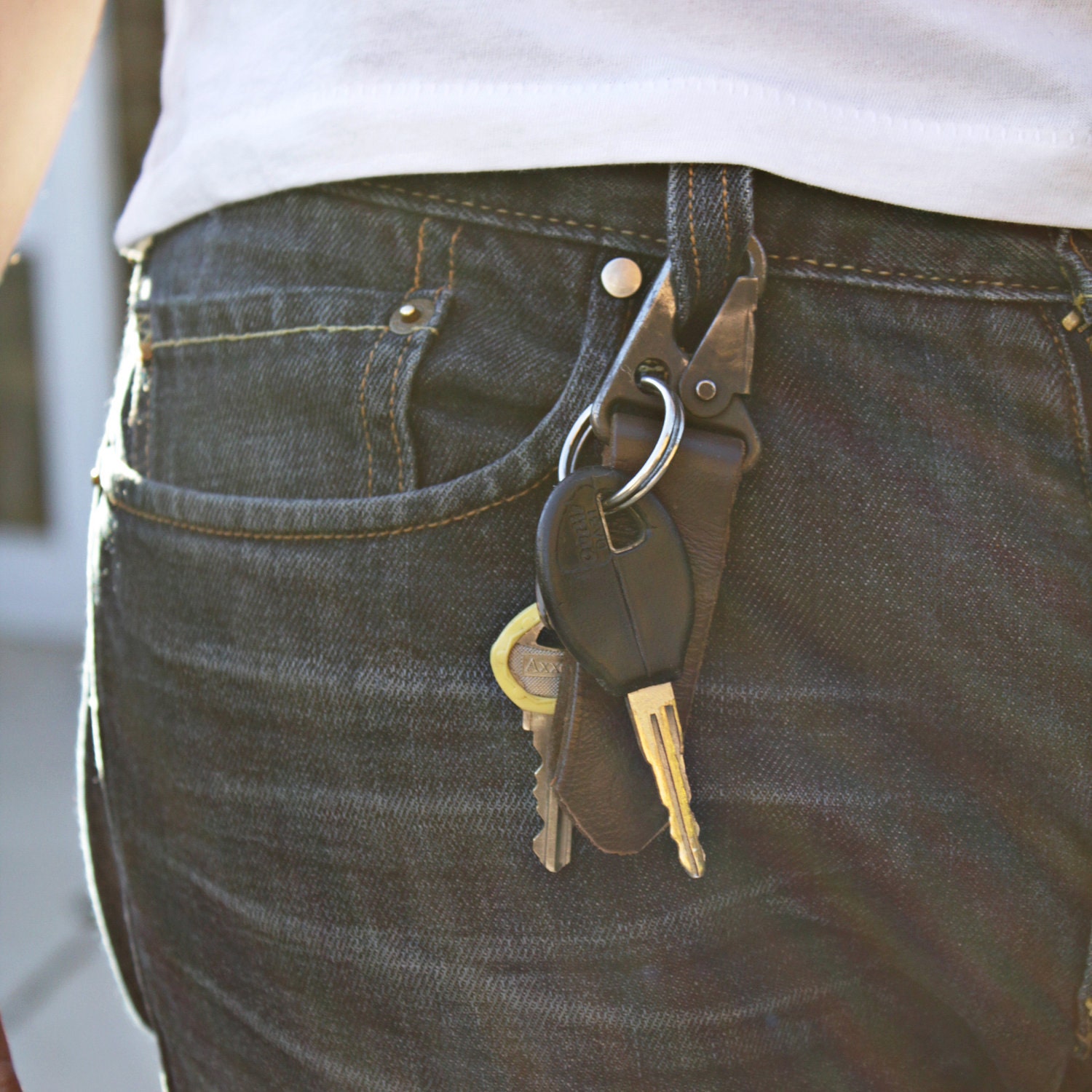 Leather keychain with belt loop carabiner style hook by UNIONS