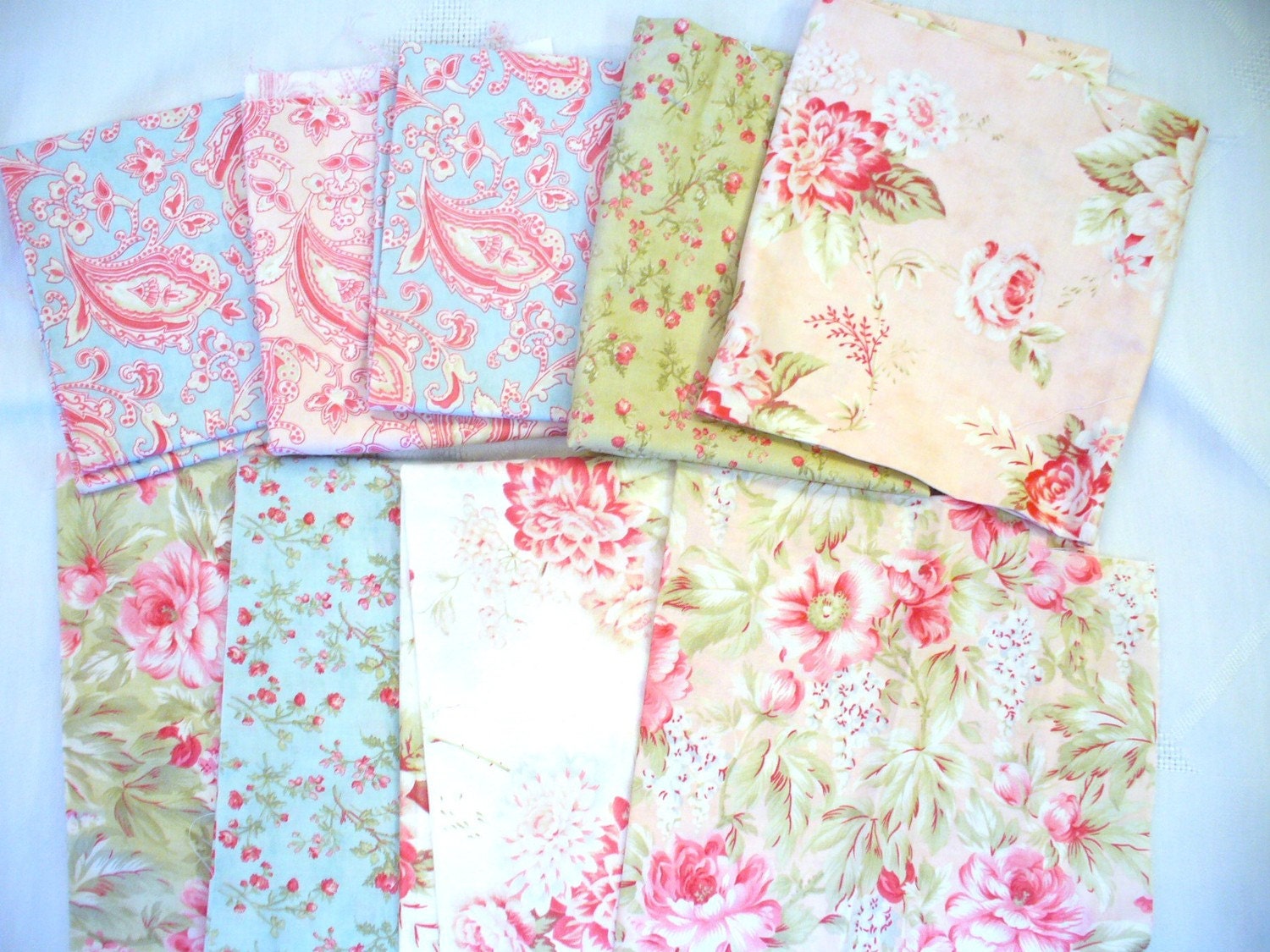 2-plus-yards-moda-fabric-seaside-rose-quilt-1-pound-lot-shabby