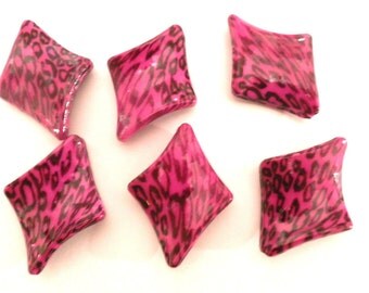 6 Fuschia Leopard Acrylic Leopard Diamond Shaped Beads 40mm