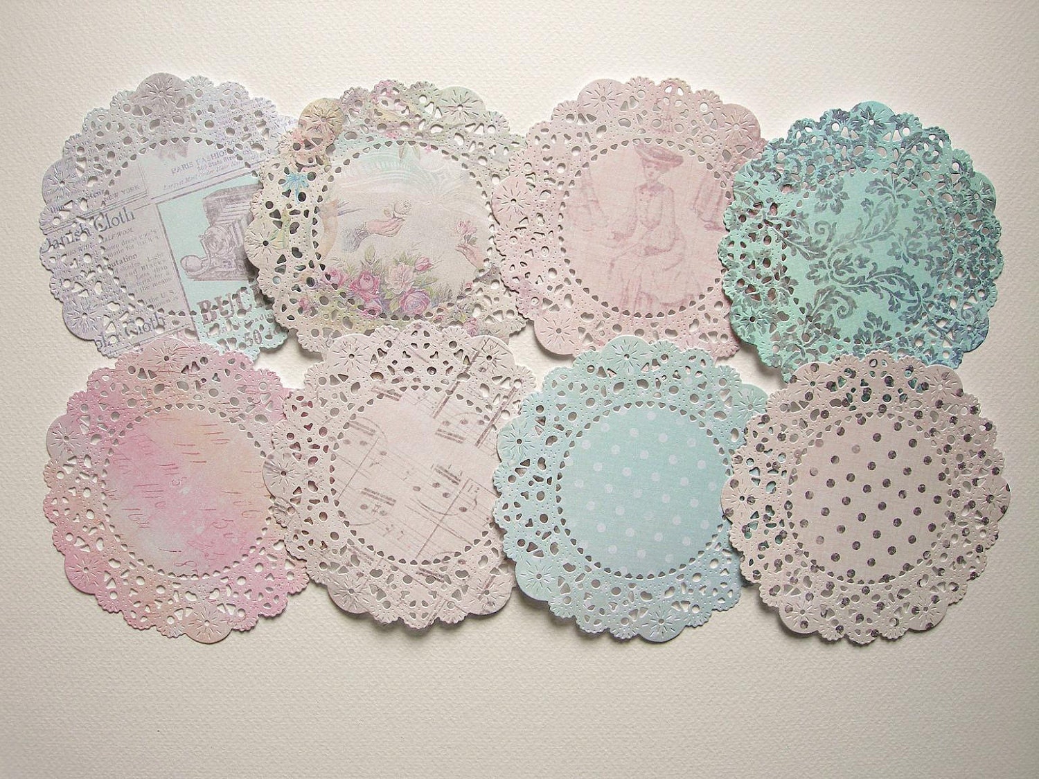 5th Avenue patterned paper die cut doilies.