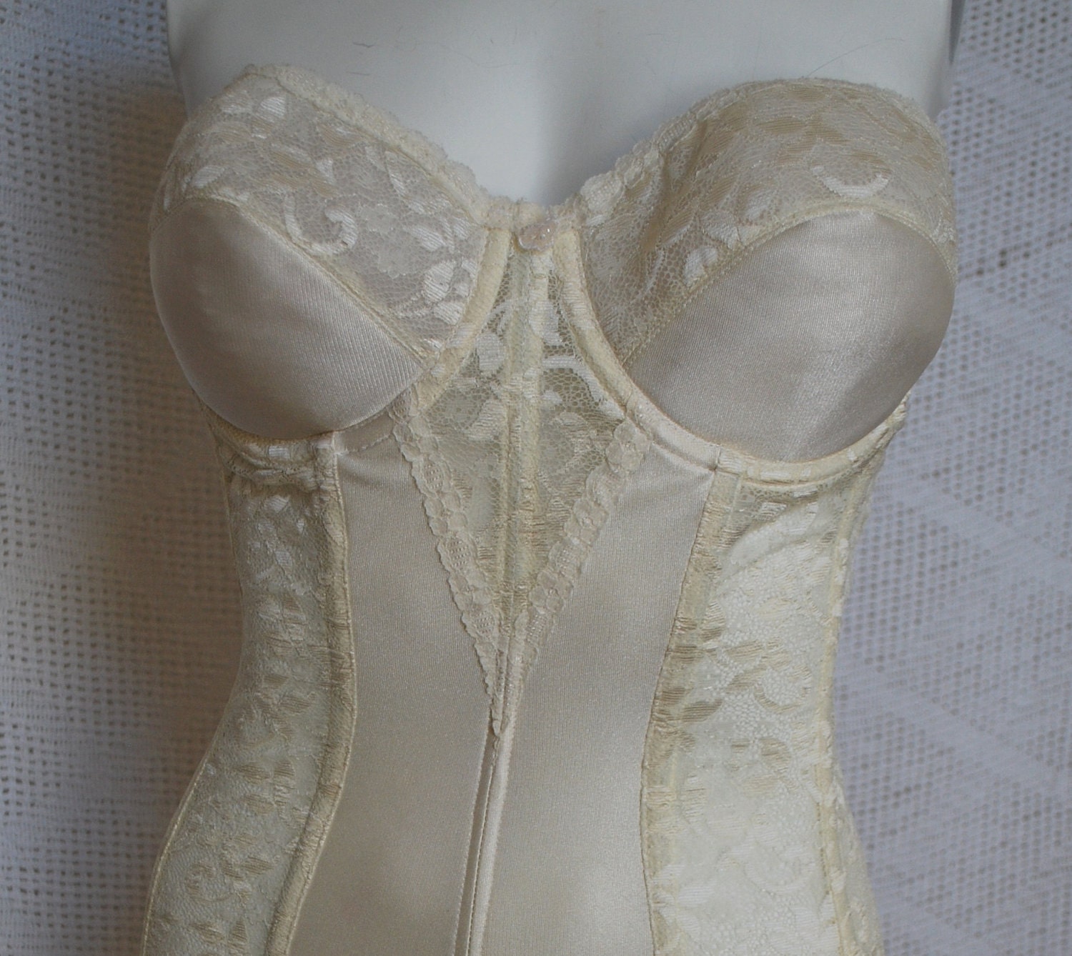 Vintage Carnival Ivory Lace Long Line Boned Corset Bra Bustier 