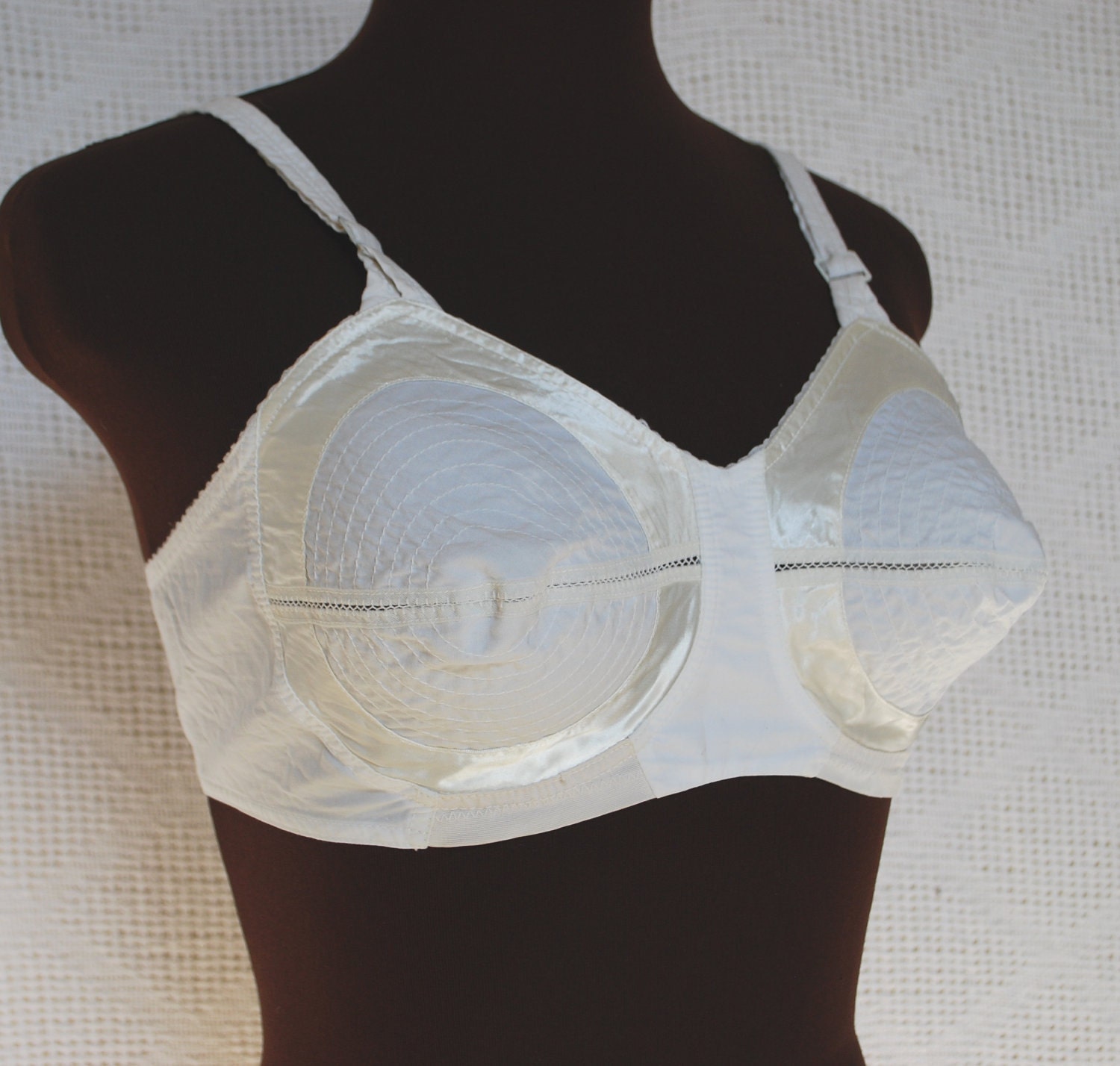 1950s Bullet Bra Surprise White Cotton Satin Circle Stitched