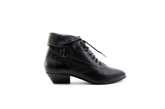 Women's Lace up Ankle Boots with Fold over cuff DEADSTOCK