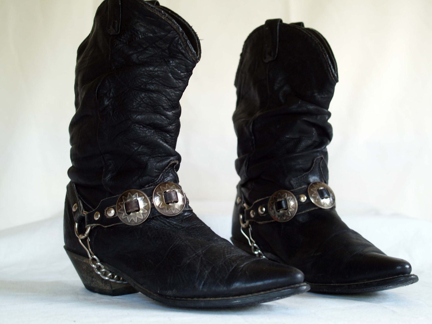 vintage dingo western fashion boots. slouch cowboy. black