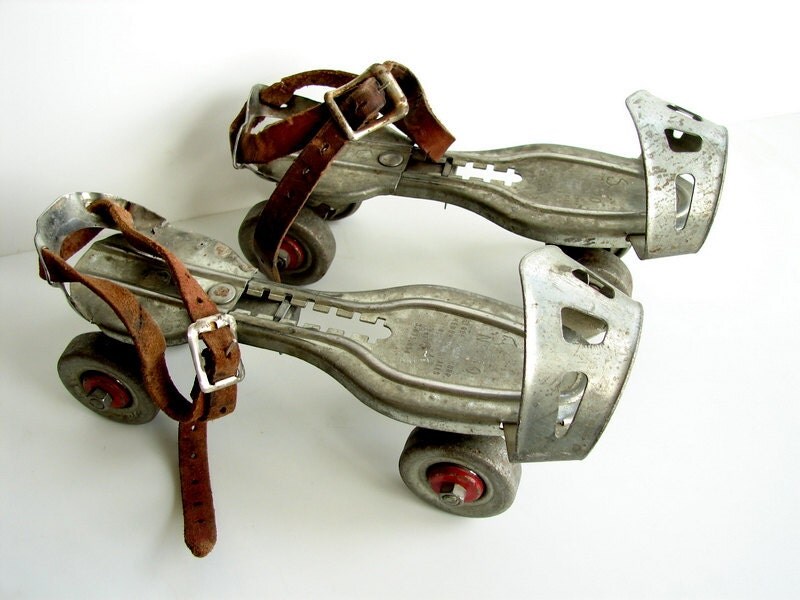 Vintage Adjustable Metal Roller Skates with Metal Wheels