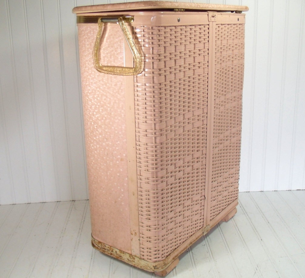 Large Pink Wicker Clothes Hamper Vintage Pearl Wick