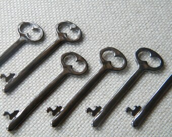 Shelley - Skeleton Keys - 10 x Gunmetal Old Keys Skeleton Key Vintage Keys