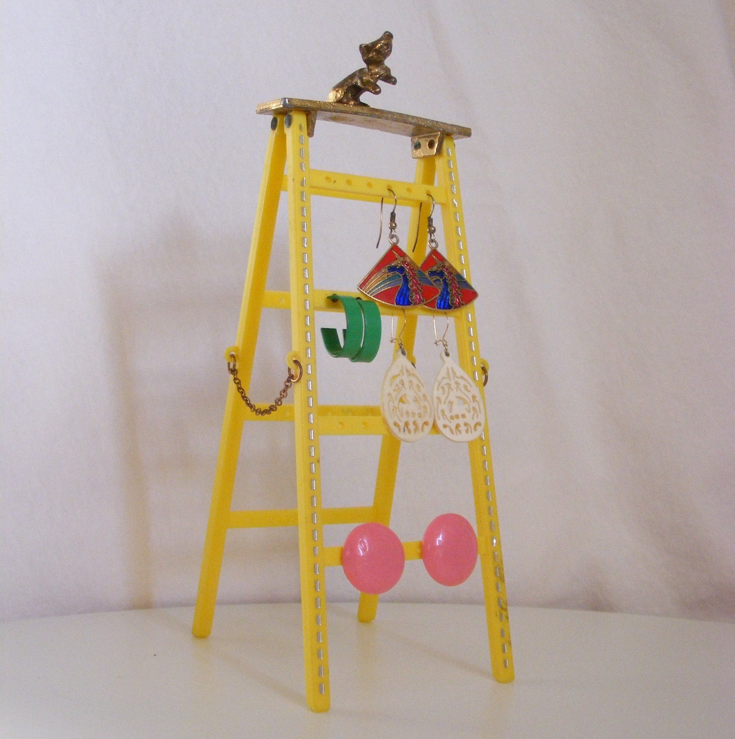 60s 70s Unusual Yellow Ladder Earring Holder Kitty on Top