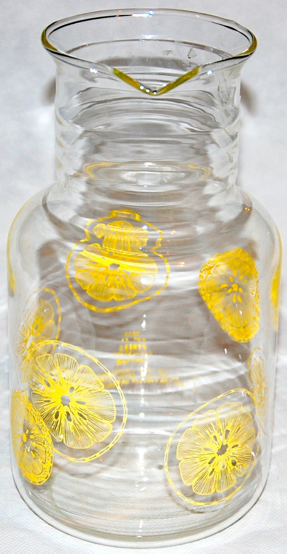 Pyrex Lemonade 2 Quart Pitcher