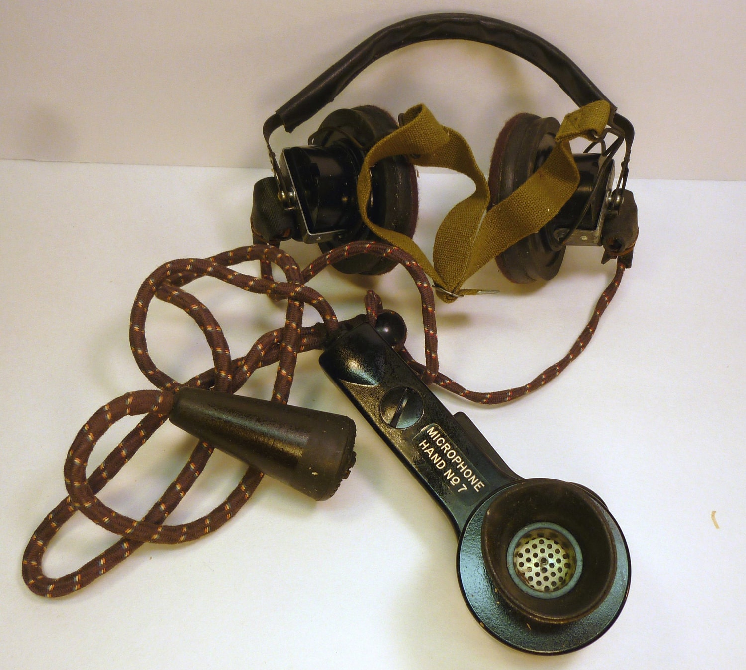 SALE WW II headset and microphone in original box p19