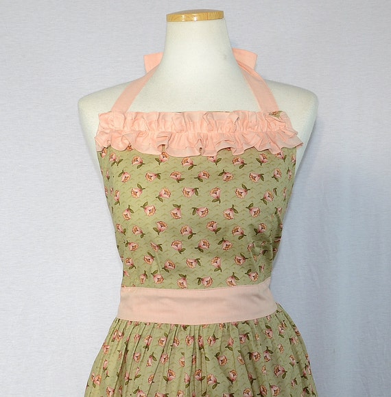 Vintage Rose Apron With Ruffle
