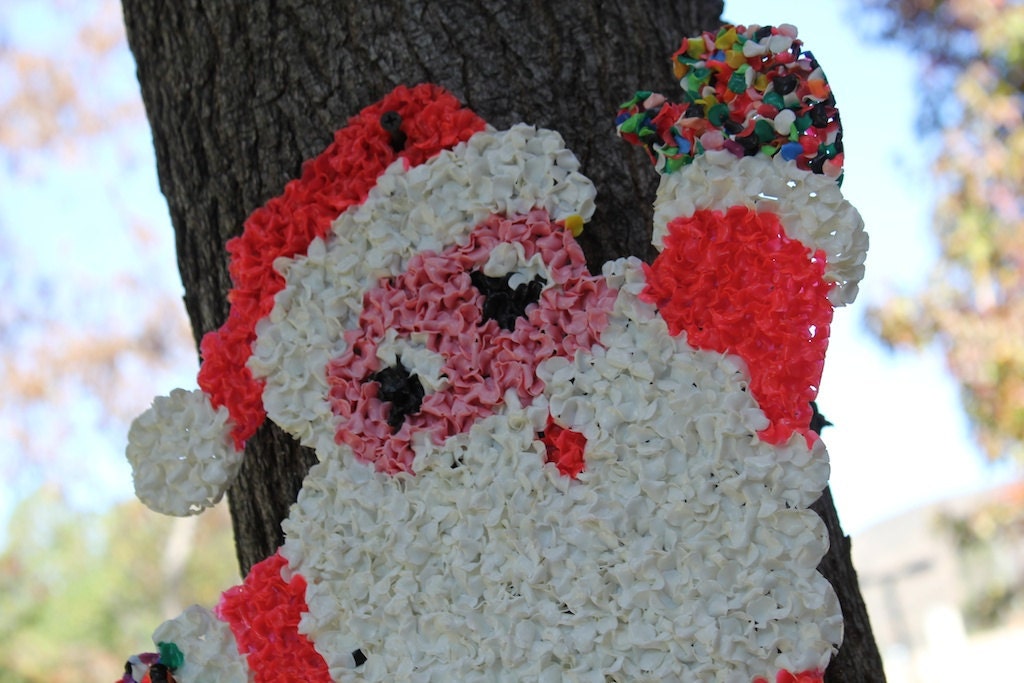 Santa Christmas Popcorn Plastic Chip Wall Hanging