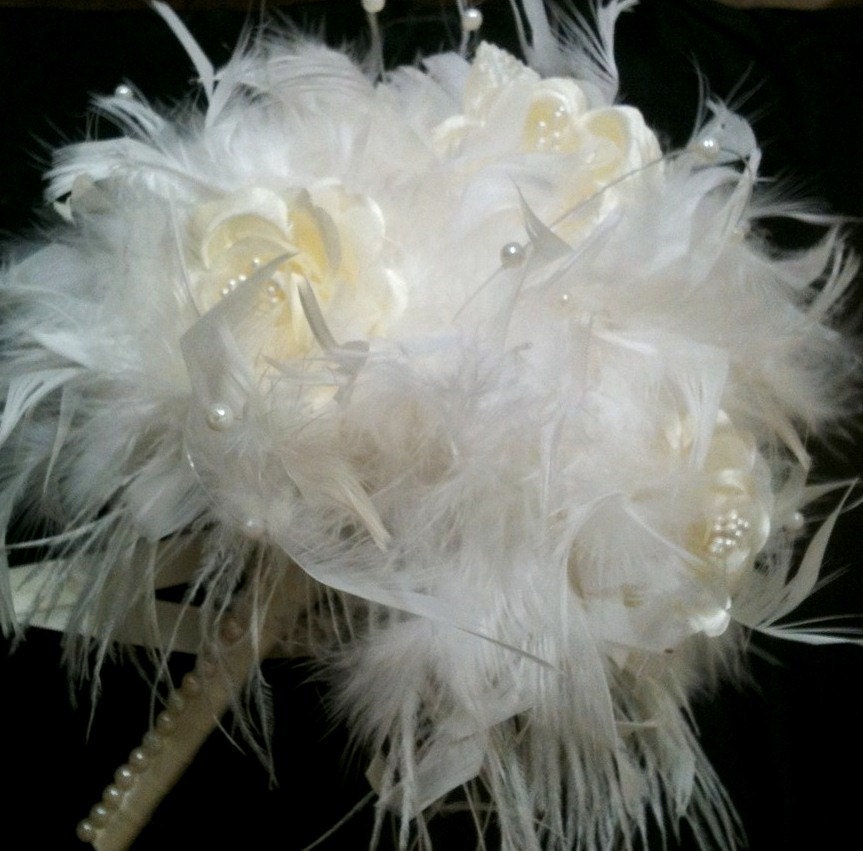 VINTAGE Style Ivory Feather Flowers Bridal Bouquet Pearls