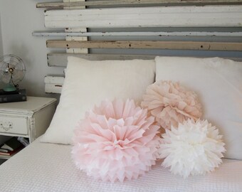 Tissue paper pom poms, bridal shower decorations, baby shower decorations, girl baby shower decorations, vintage wedding, pompoms, pom pom