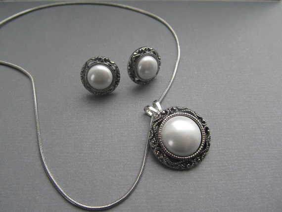 1918 Wedding Earrings & Pearl filigree Necklace by IrisJane