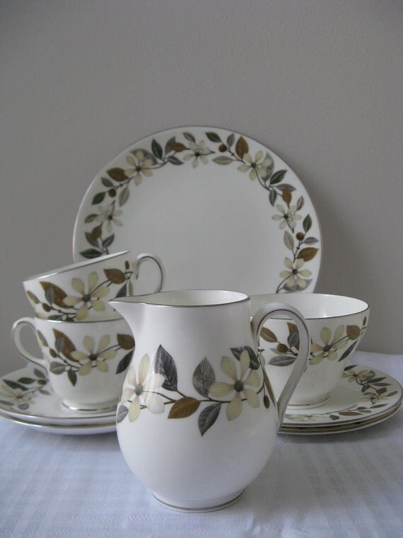 Vintage Wedgwood Dinnerware Beaconsfield Pattern 9pc Tea and