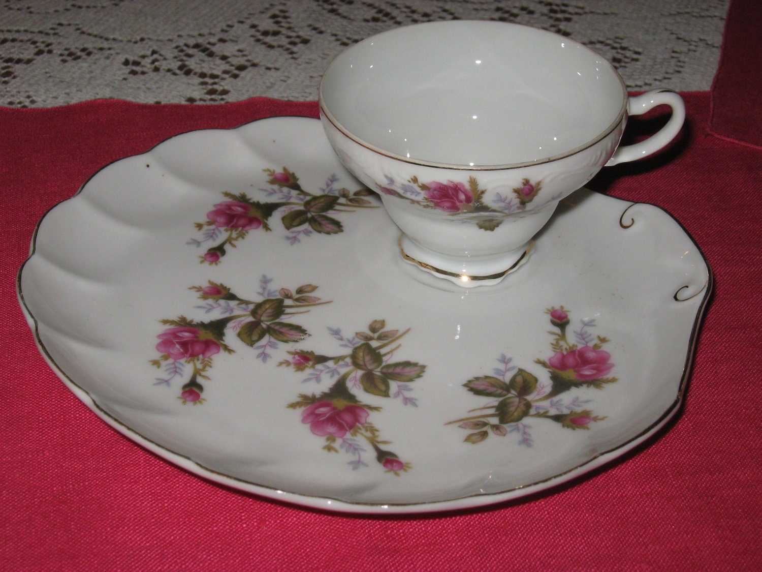 Vintage TEN Moss Rose Snack Plate & Cup SETS for A Romantic
