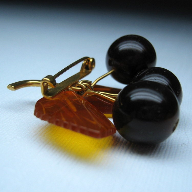 vintage bakelite pin CHERRIES leaves catalin apple juice was