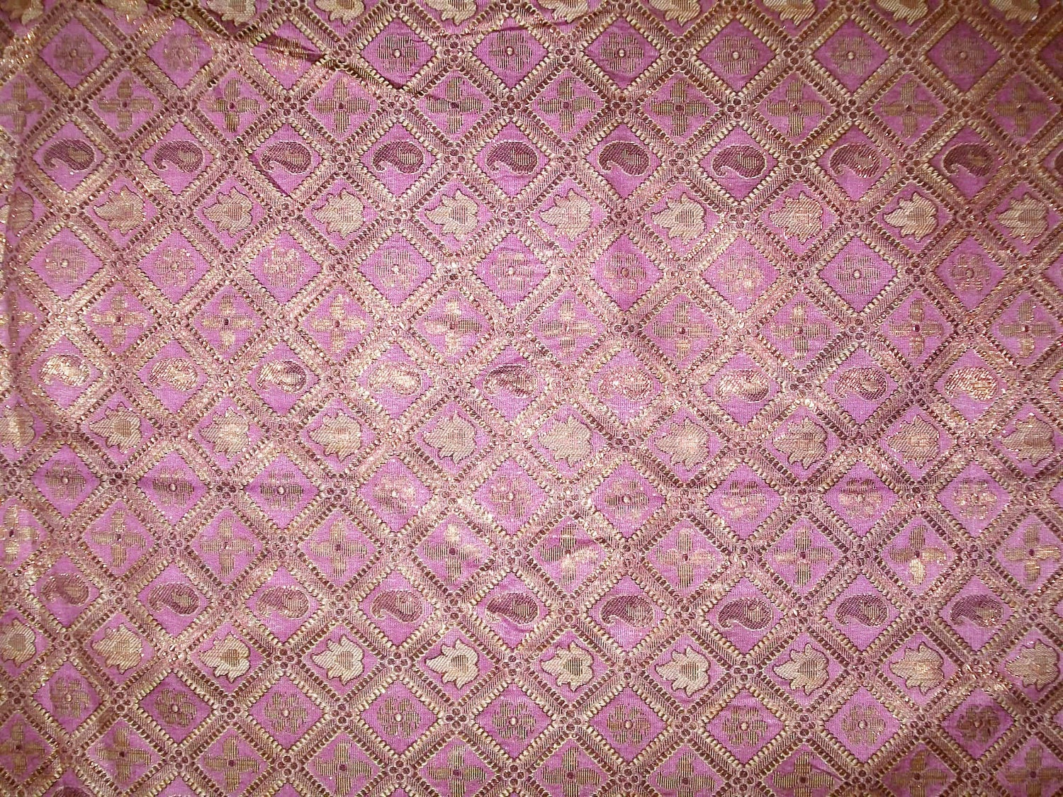 Fat quarter Mauve Indian silk brocade fabric