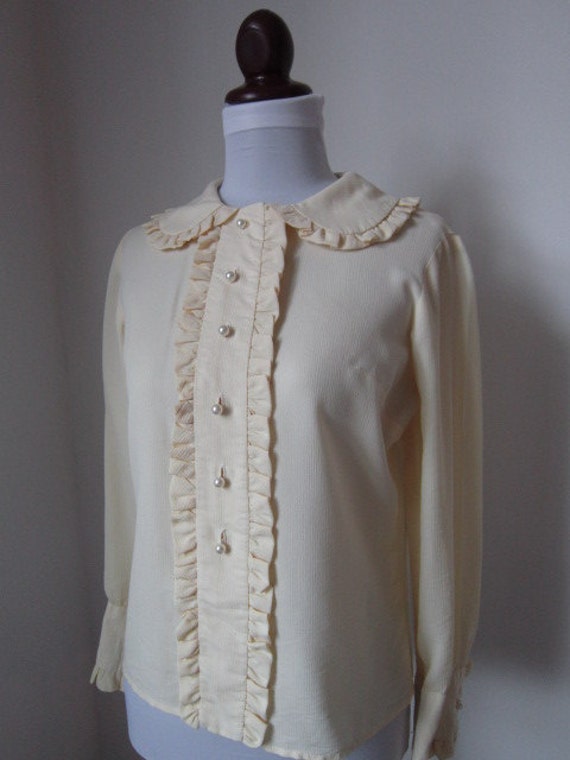 Vintage Cream Peter Pan collar blouse with pearls by cocoandorange