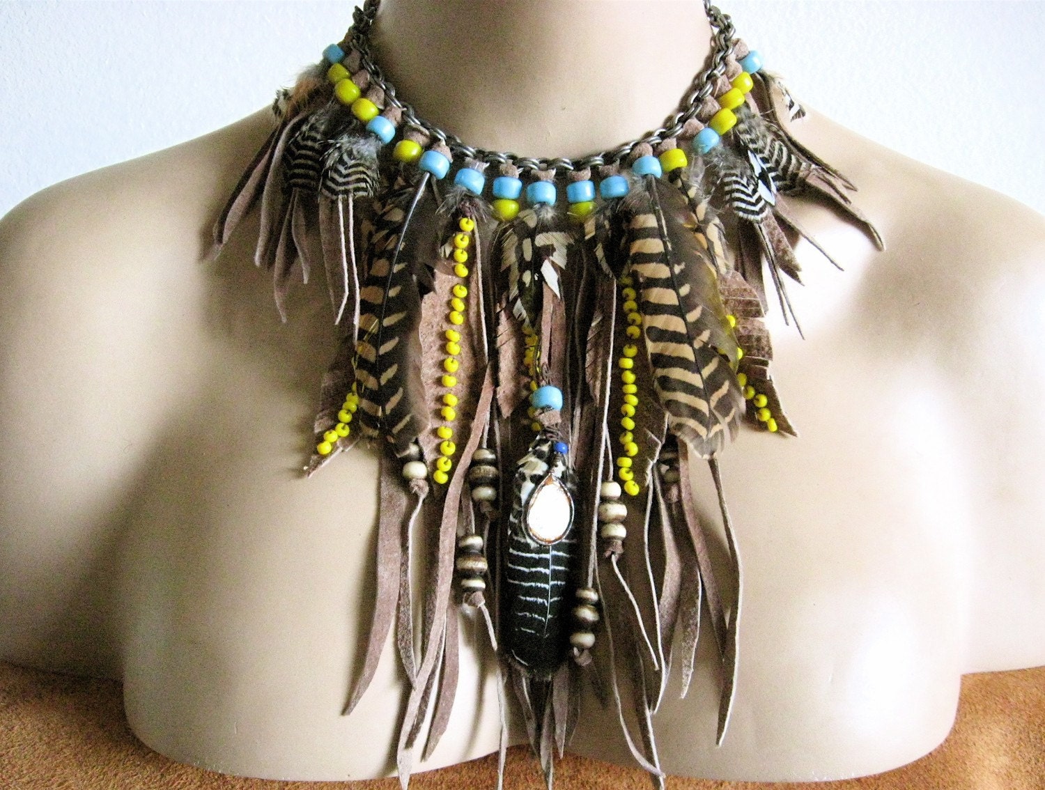 unisex-native-american-tribal-feather-ornate-necklace