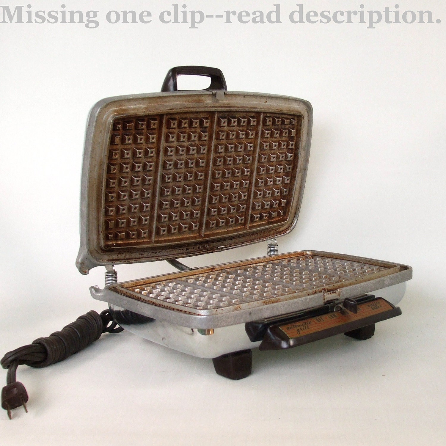 GE Waffle Iron / Grill 14G42 NonTeflon Vintage Chrome