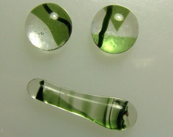 Glass Cabochon Earring Pair and Pendant Green Red Fractures Green Streamers System 96 glass (345)