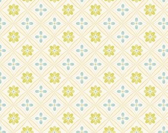 04221 - Riley Blake Daydream C4502 Bandana in cream color- 1 yard