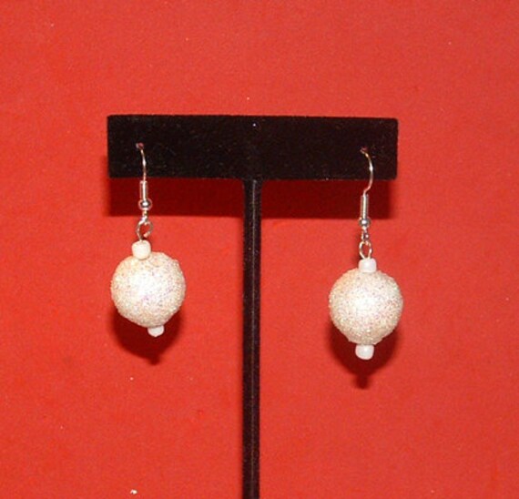 White Ball Glitter Earrings