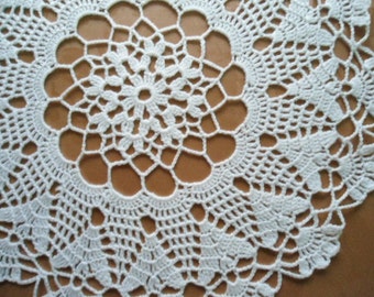 Round crochet doily / lace doilies / placemat / table decor / 12 inches
