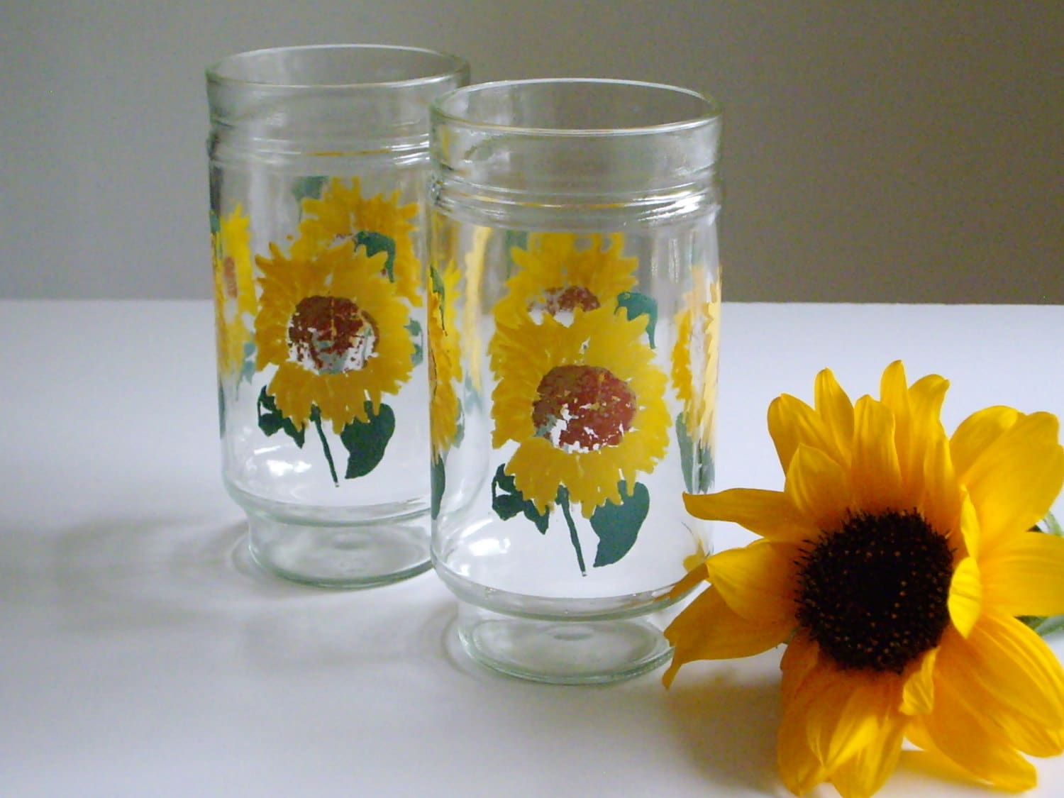 Vintage Drinking Glasses Sunflower Anchor Hocking Set of 2