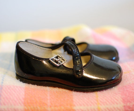 black patent leather mary janes size 4 E