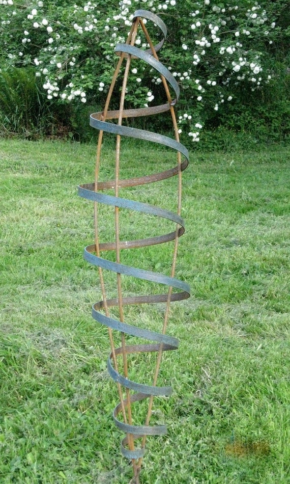 Garden Trellis Tower Trellis in Blue