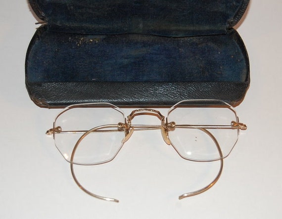 Vintage Gold Rimless Wire Eyeglasses Octagon Shape