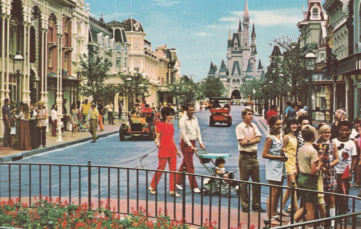 Main Street USA Vintage Disney World Postcard Unused
