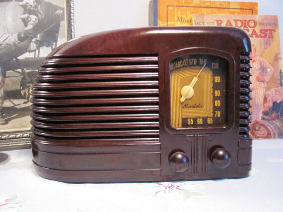 Mantola Tube Radio R650 Streamliner 1946 iPod by RetroRoxyRhonda