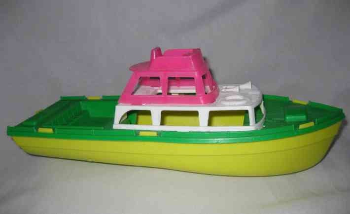 NEAT Vintage 12.5 Plastic Toy Boat