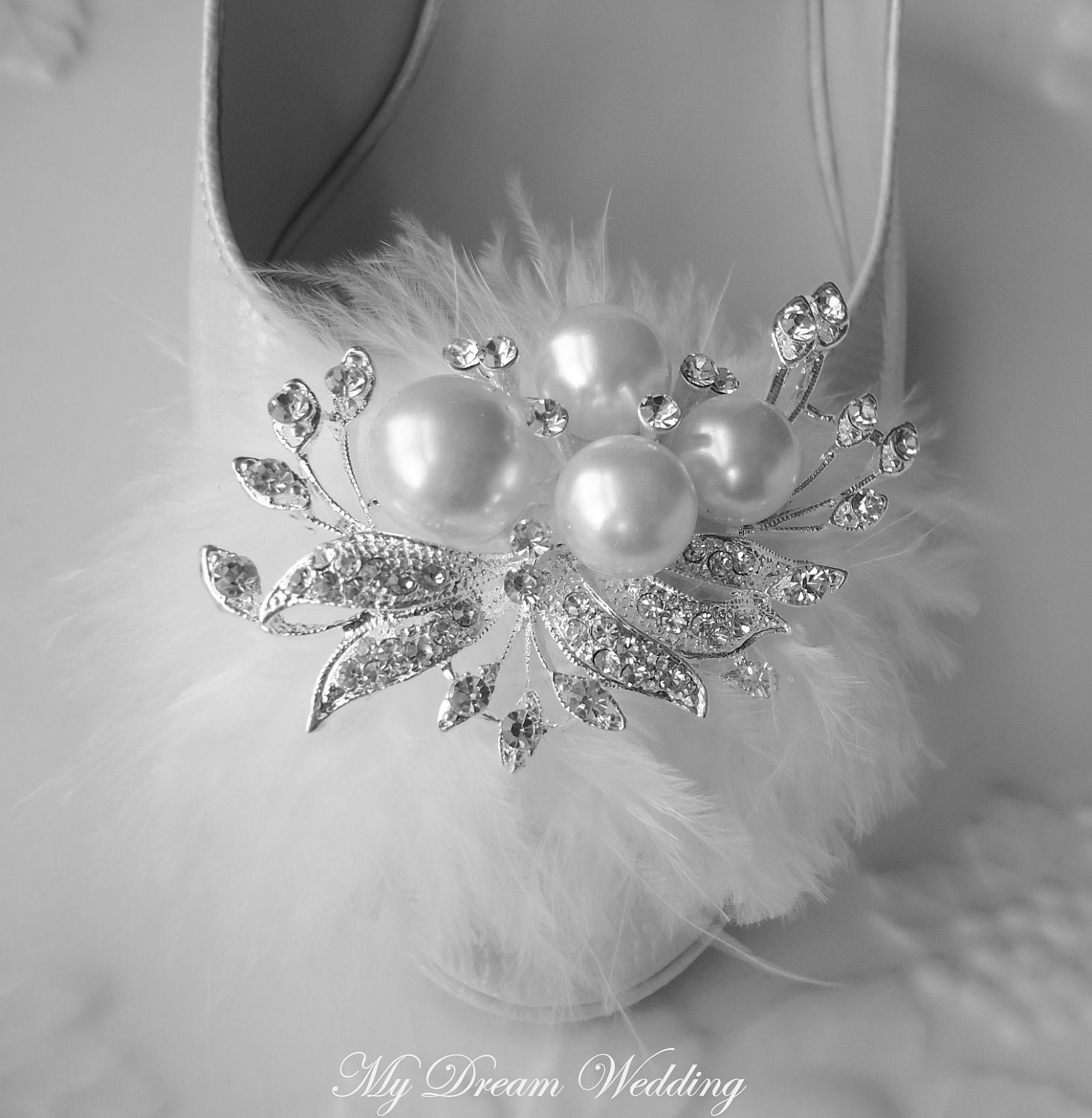 Feather Shoe Clips. Wedding White Feathers Shoe clips
