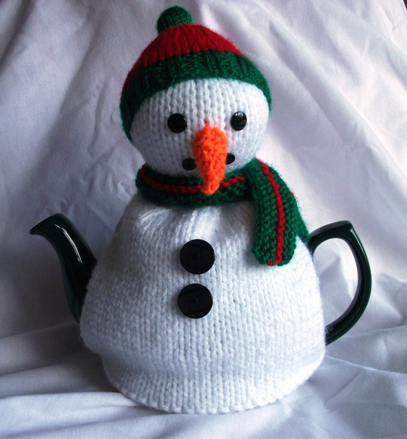 Snowman tea cosy cozy hand knitted. UK seller.
