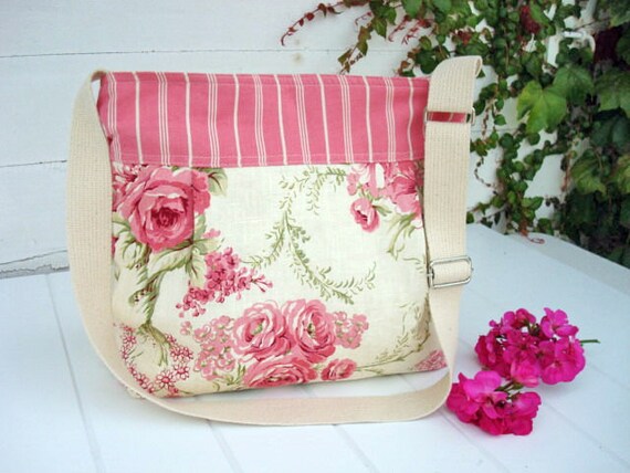 Pink Linen floral messenger bag ready to ship last one