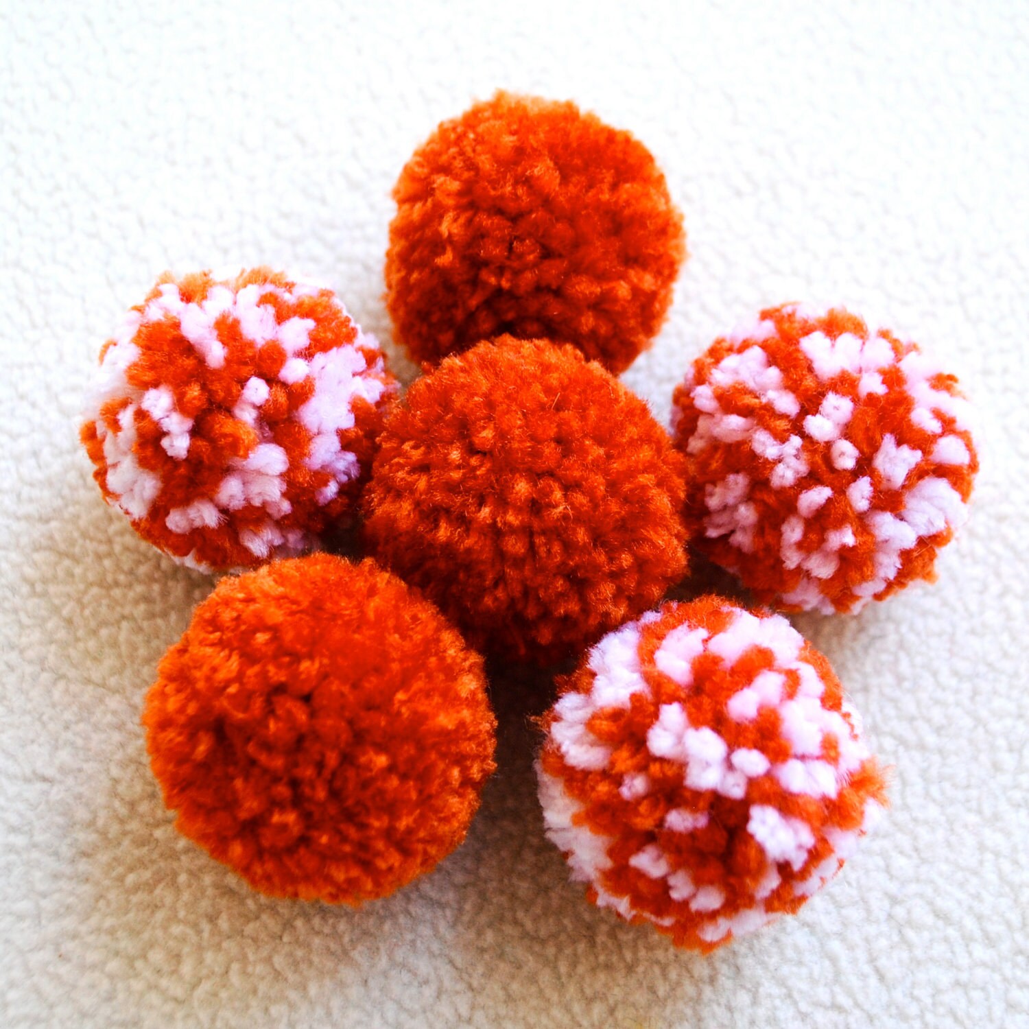 pom pom cat toy