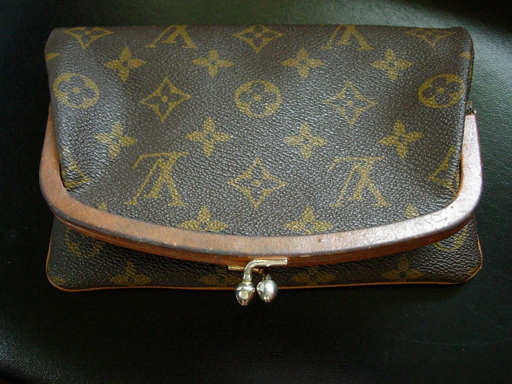 Vintage Rare Kisslock LOUIS VUITTON Clutch Handbag Bag